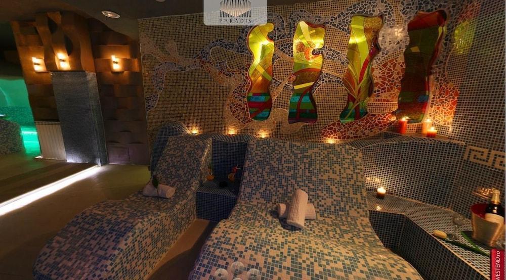 ホテル パラディス クルージュ＝ナポカ エクステリア 写真